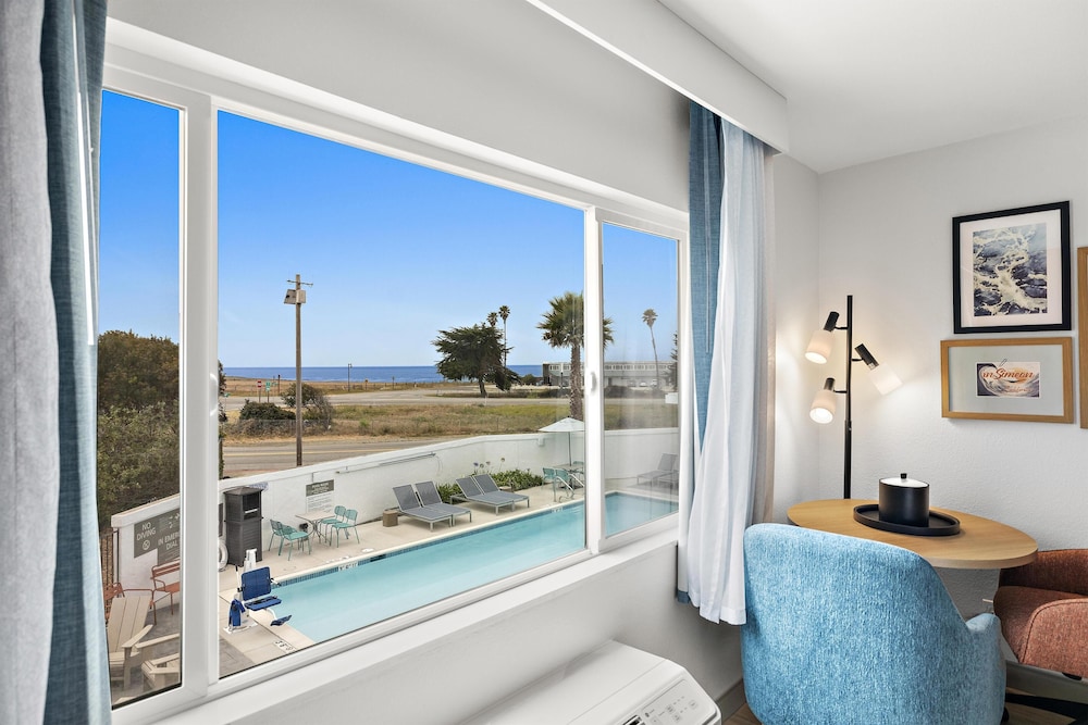 Motel6 San Simeon, CA - Hearst Castle Area 33/63