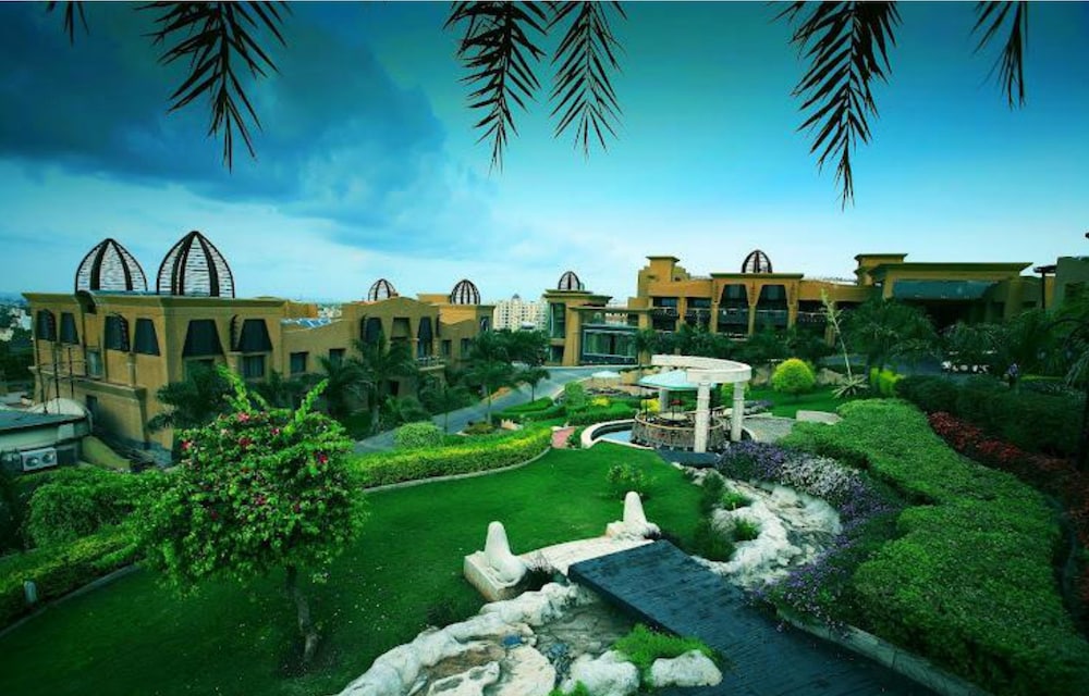 The Corinthians Resort 72/76