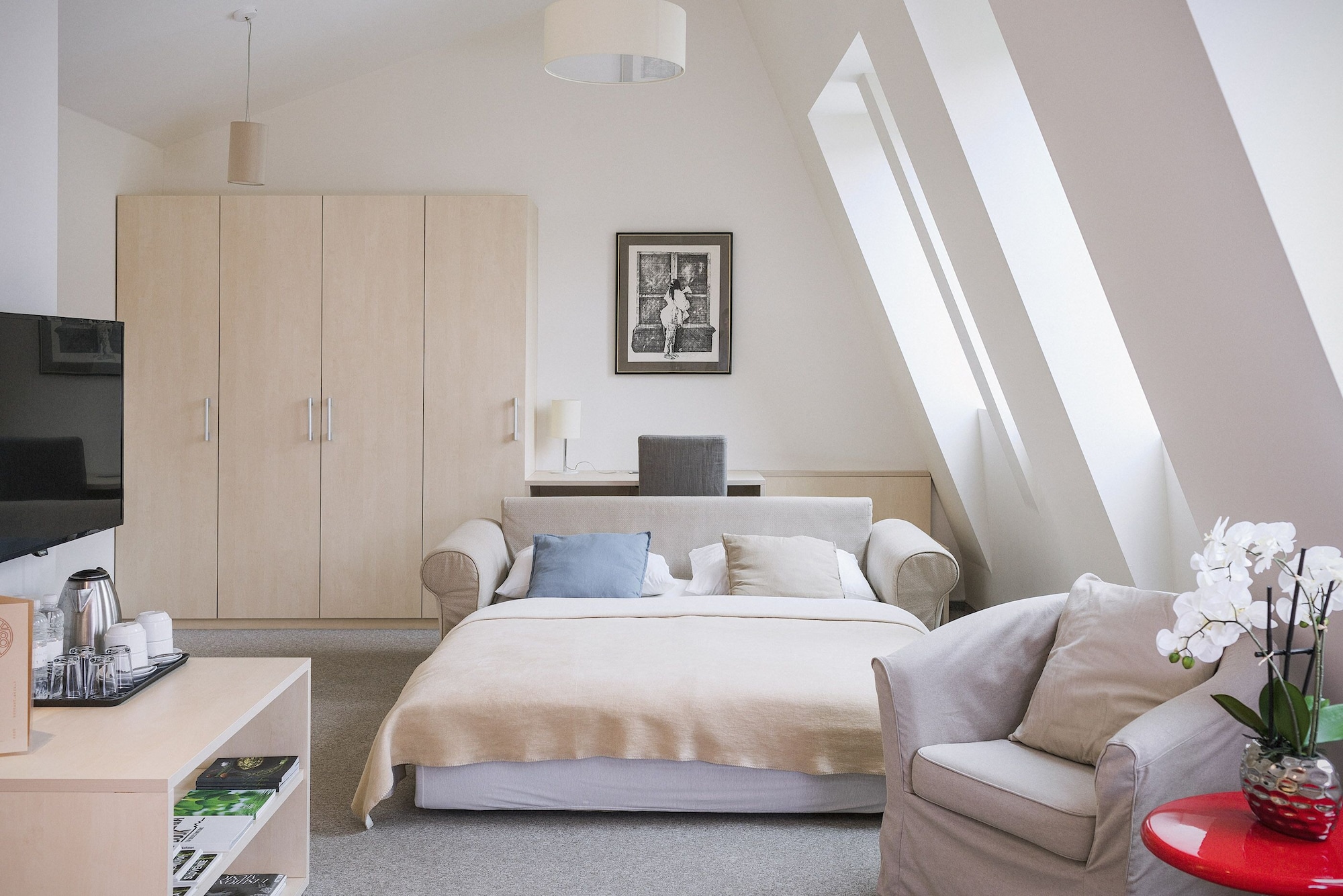 FAMILY, QUADRUPLE, QUEEN BED, SOFA