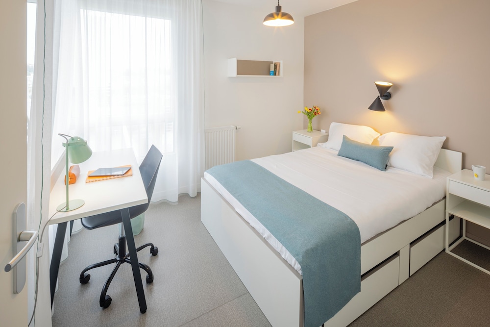 APARTMENT, 2 DOUBLE BEDS, SOFA