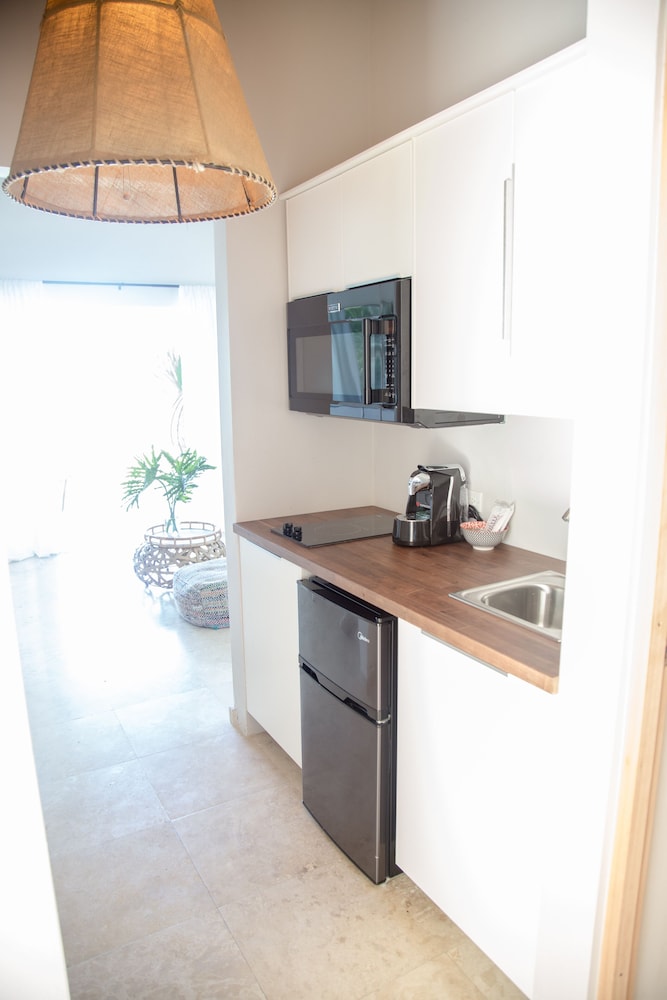 Villa Montana Beach Resort 54/75