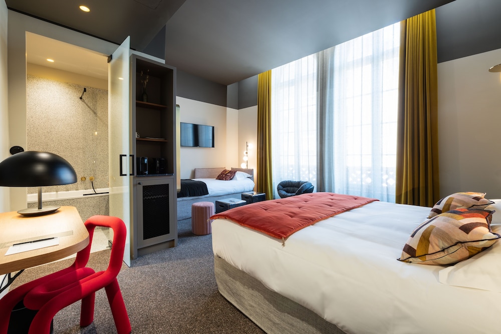 Hotel de l Abbaye 12/50