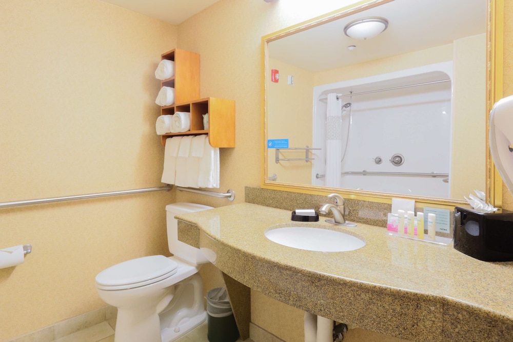 Hampton Inn & Suites Tomball Houston NW 21/86