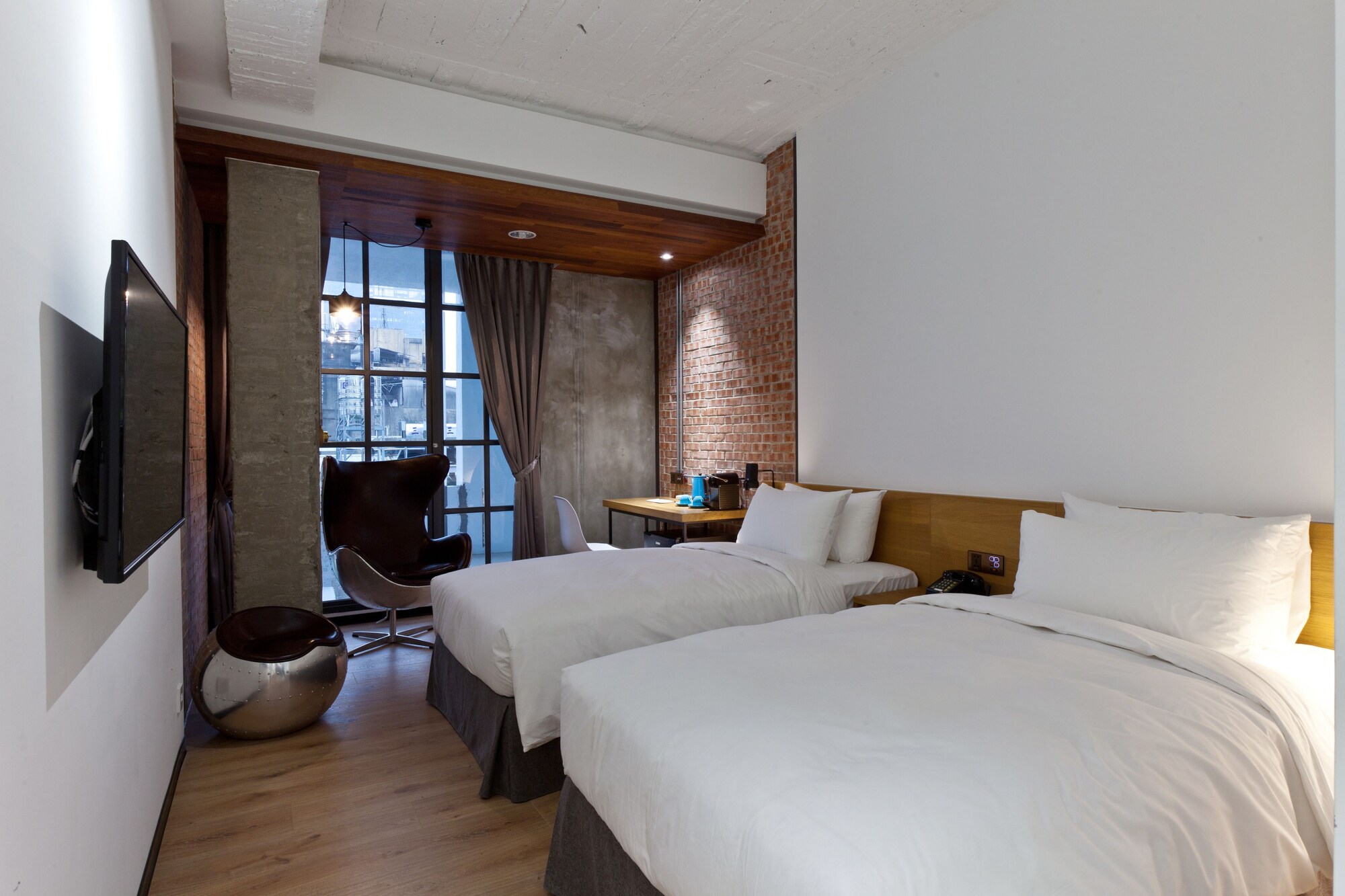 SUPERIOR, TWIN BEDS