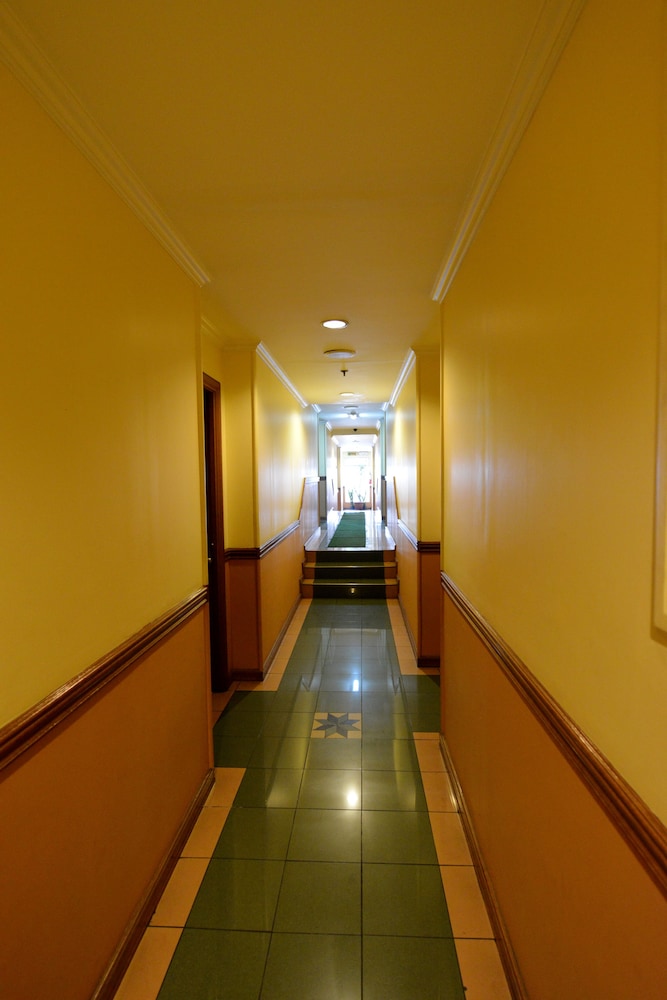 Paladin Hotel 27/41