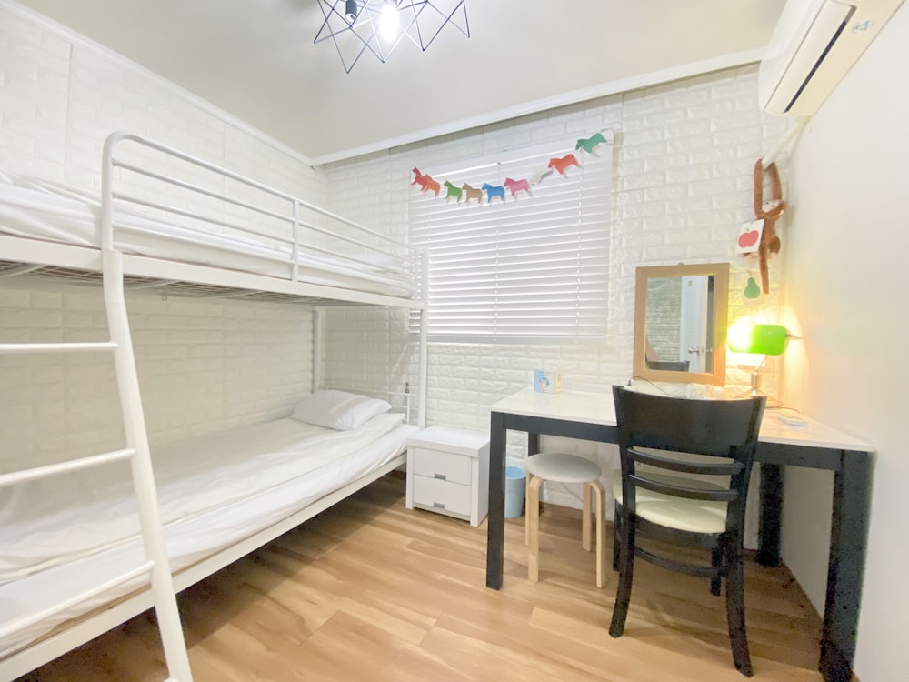 Aroha Guest House 7/67