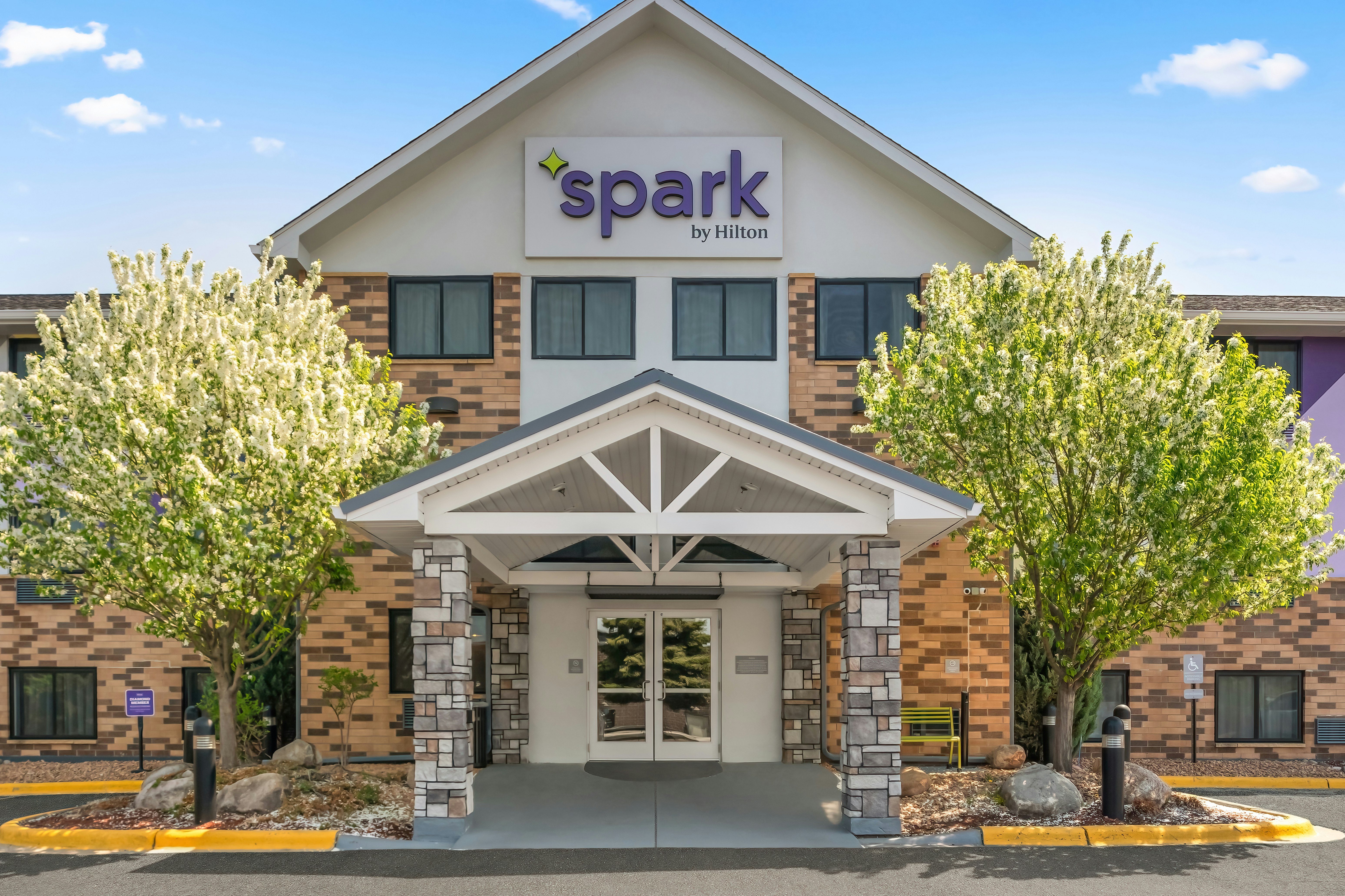 Spark by Hilton Eden Prairie 1/23