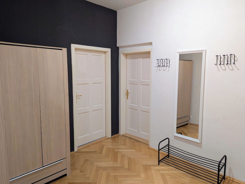 Apartments Tynska 7 18/50