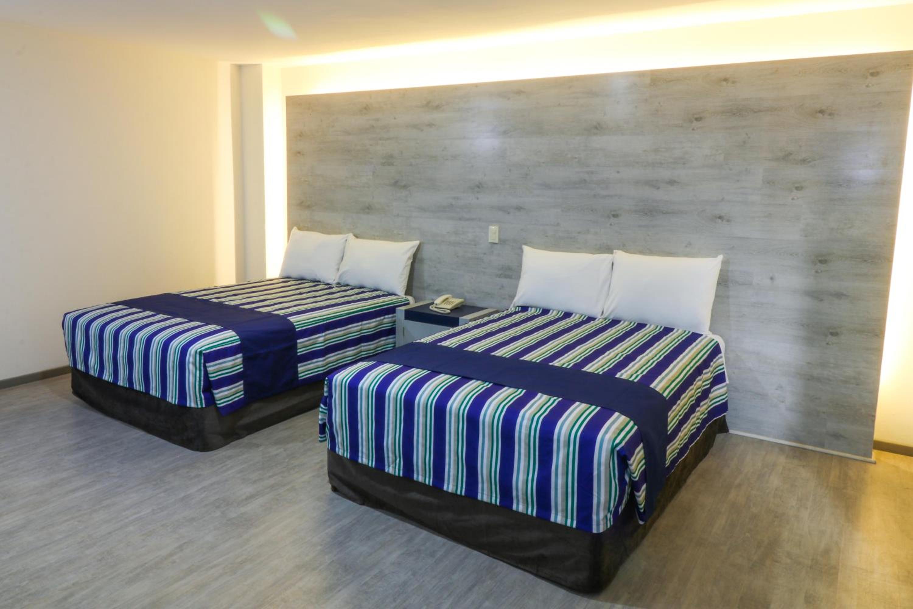 Superior, Twin Beds