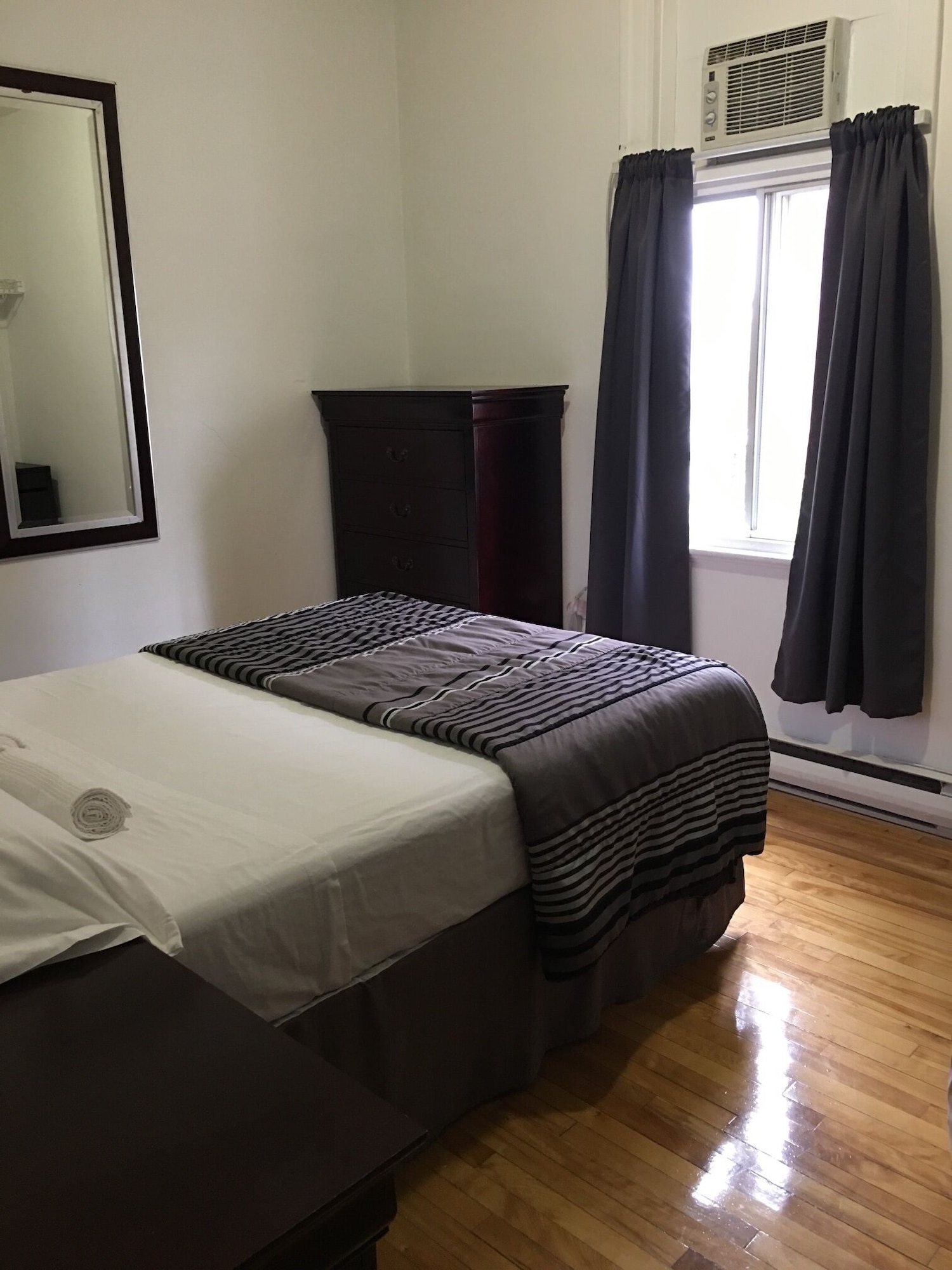 DELUXE, DOUBLE BED