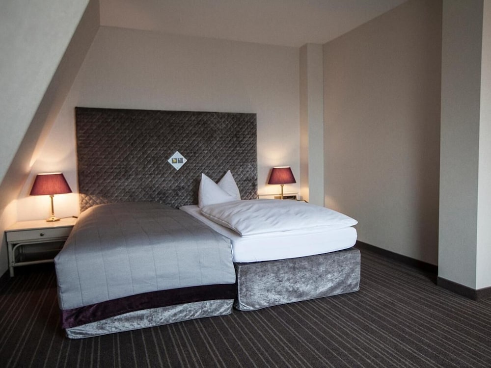 Hotel Schloss Friedestrom 10/50