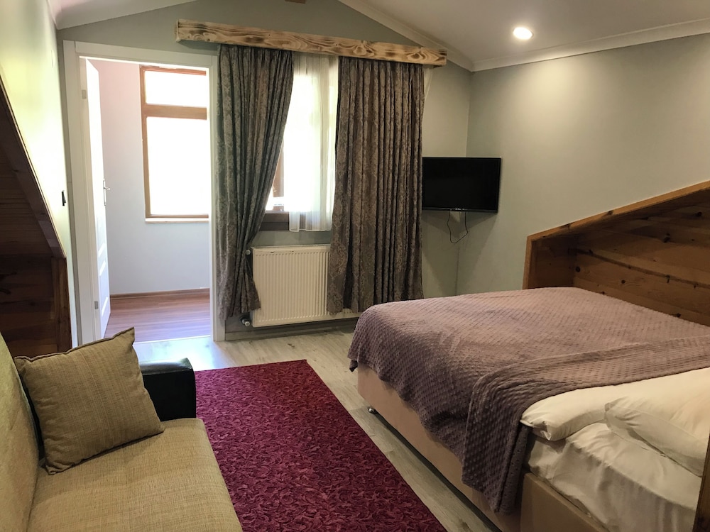 Yedigoller Hotel & Restaurant 13/47