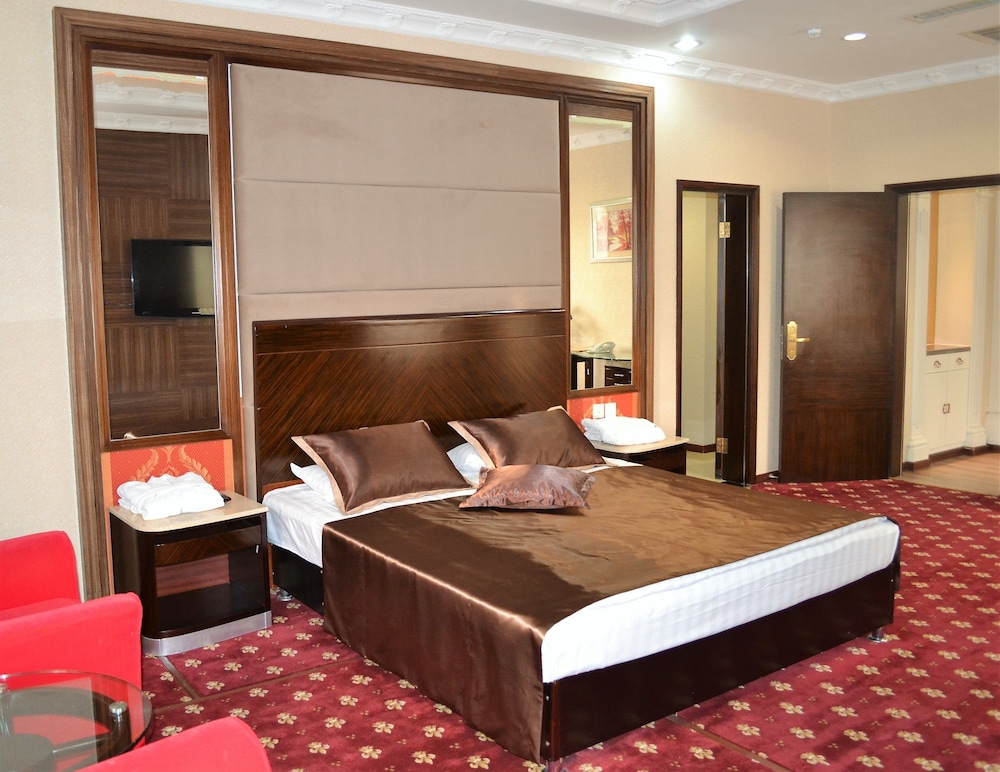 Renion Hills Hotel 24/58