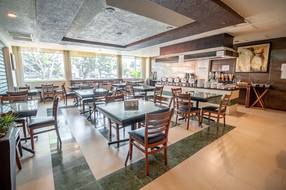 Real Del Sol Hotel 30/50