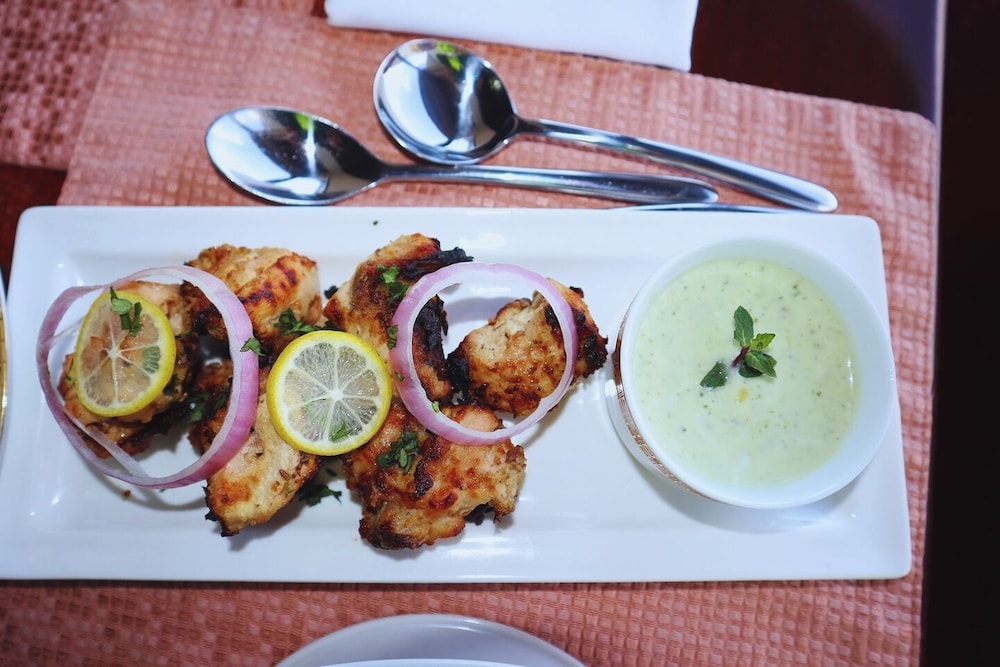 Pearl Continental Malam Jabba 36/50