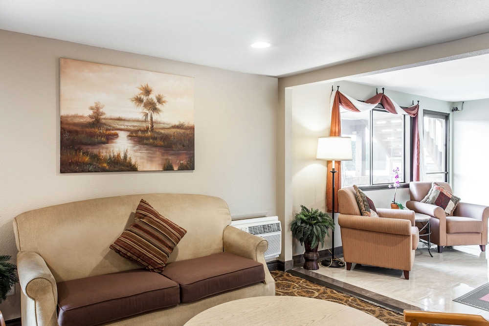 Econo Lodge Ellensburg Near University 25/35