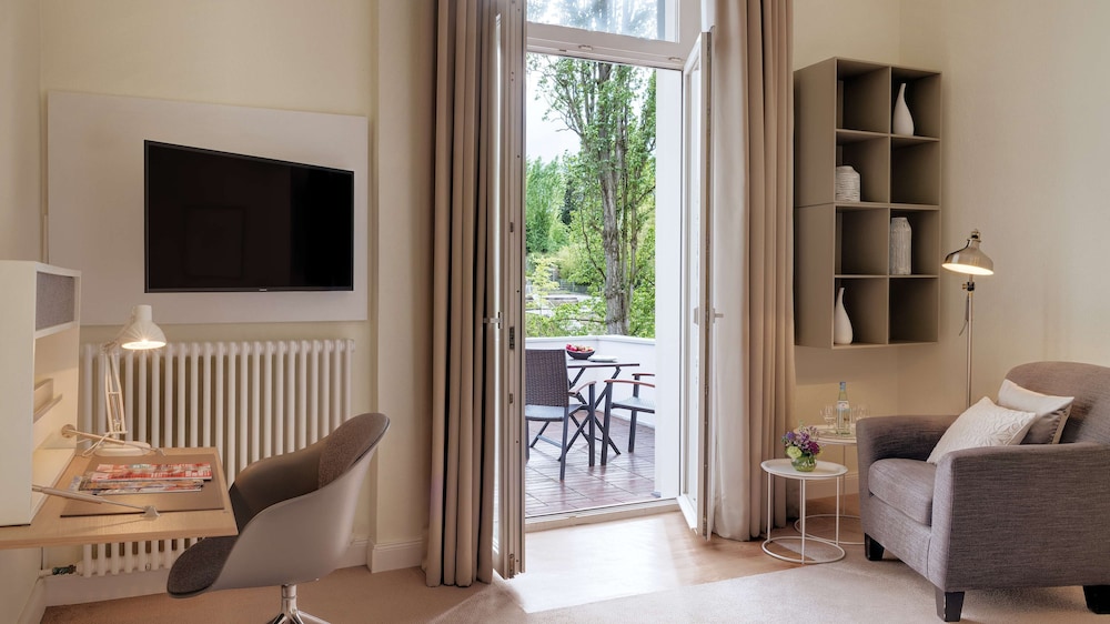 Ringhotel Rheinhotel Dreesen 32/41