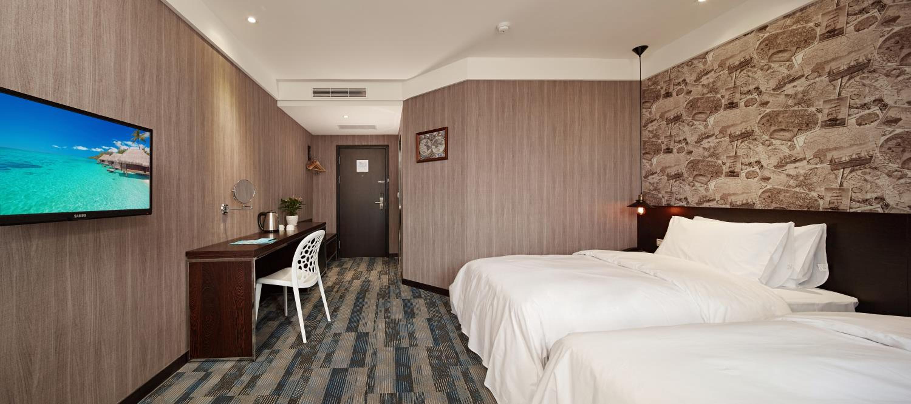 Guest Room, Triple