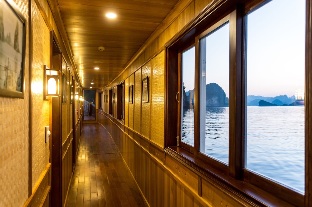 Bhaya Cruises 46/73
