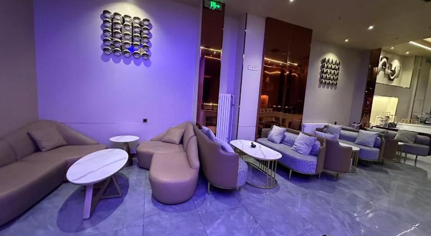 Dequan Luxury Hotel (Chaoyang High speed Railway Station Shilibao Subway Station Branch) 32/50