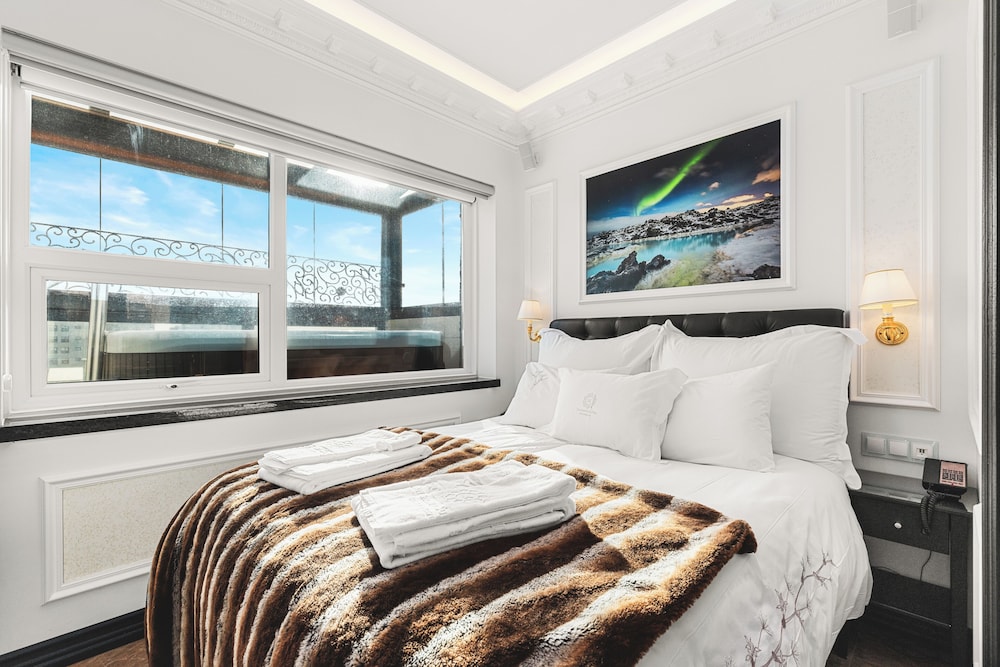 Diamond Suites 18/73