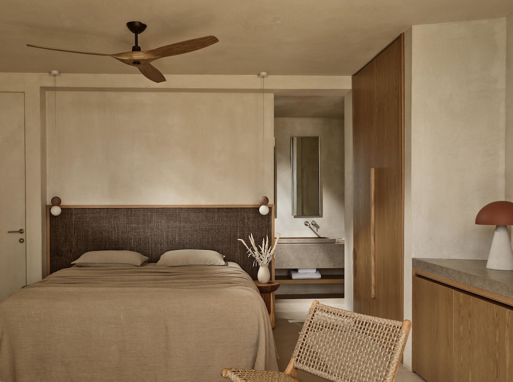 Deluxe, Suite, King Bed, Beach Front, Mini Pool