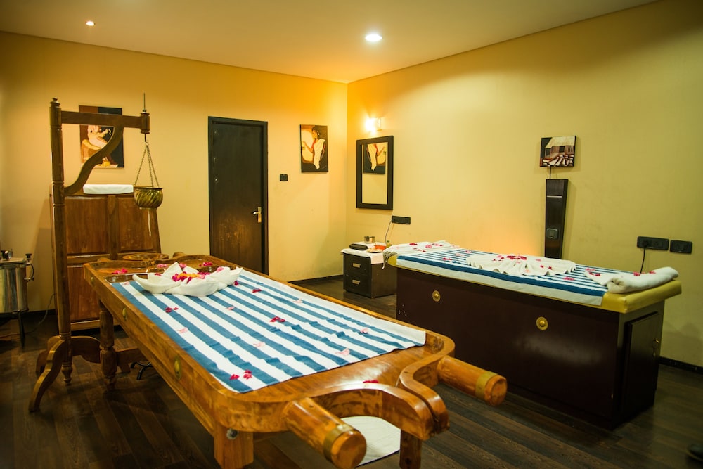 ESTHELL VILLAGE RESORT 12/48
