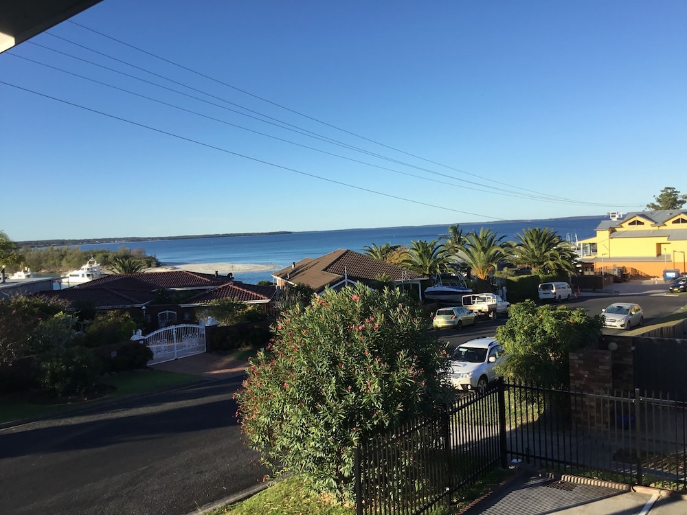 JERVIS BAY MOTEL 61/71