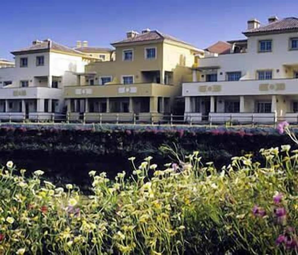 Vista Real Apartments 39/45