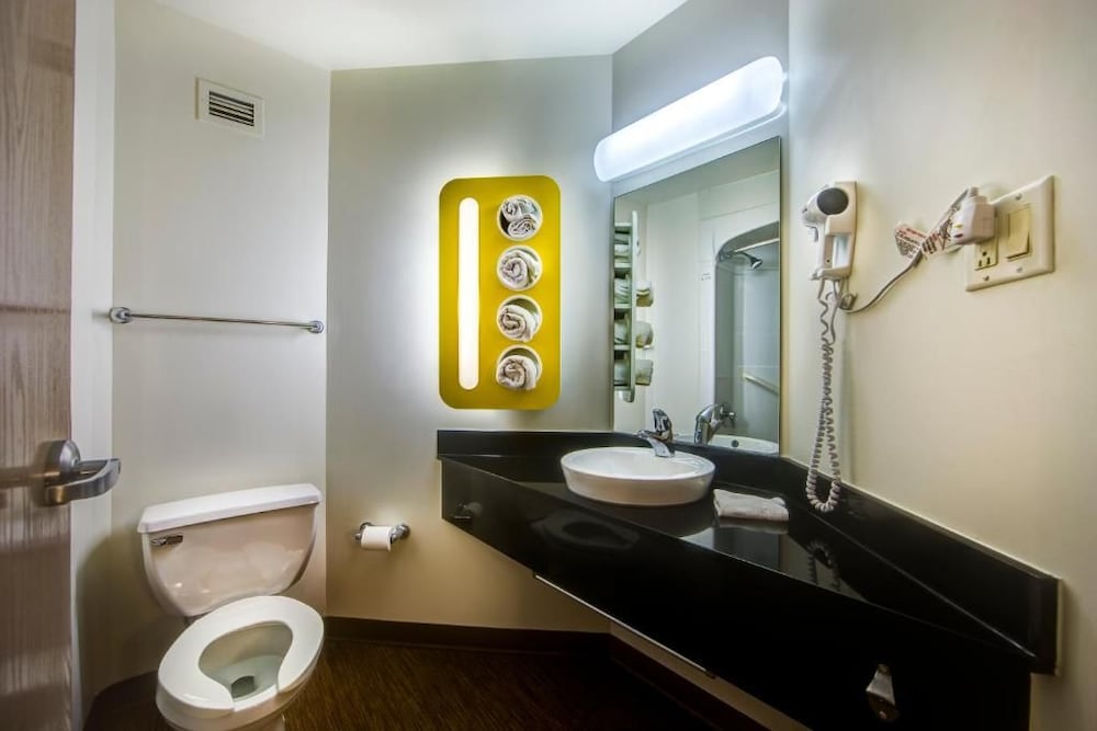 Motel6 Burlington On - Toronto West - Oakville 61/61