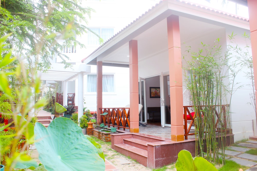 Lotus Garden Resort 1/55