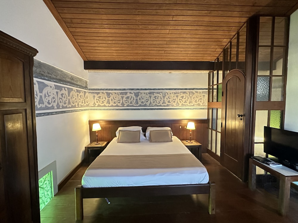 Hotel Catharina Paraguacu 27/67
