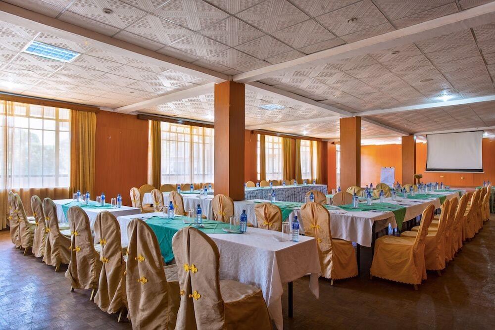 Hotel Nokras Muranga 42/55