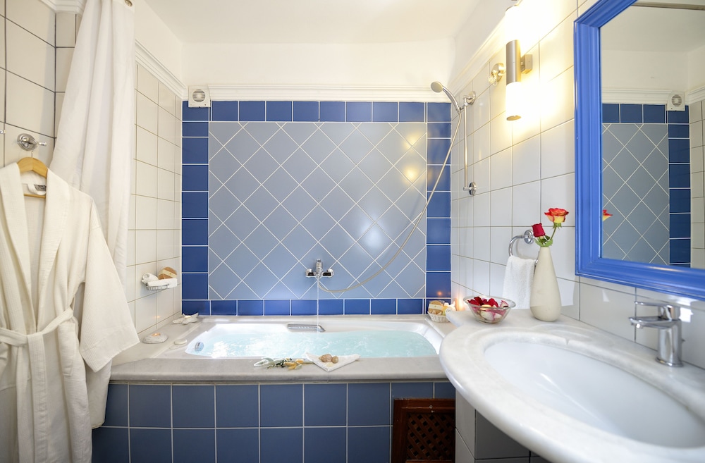 Junior Suite, Jetted Tub