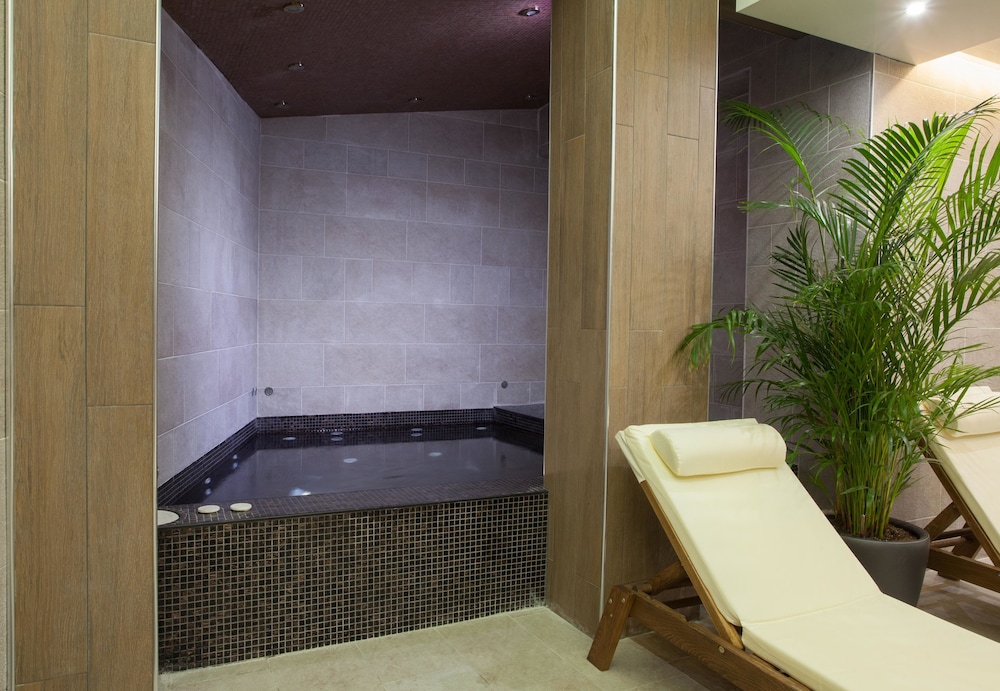 Hotel Amira 27/50