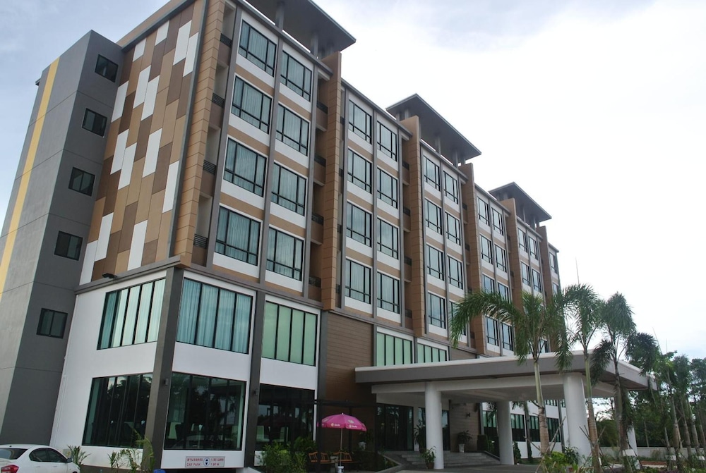 S Tara Grand Hotel 6/44