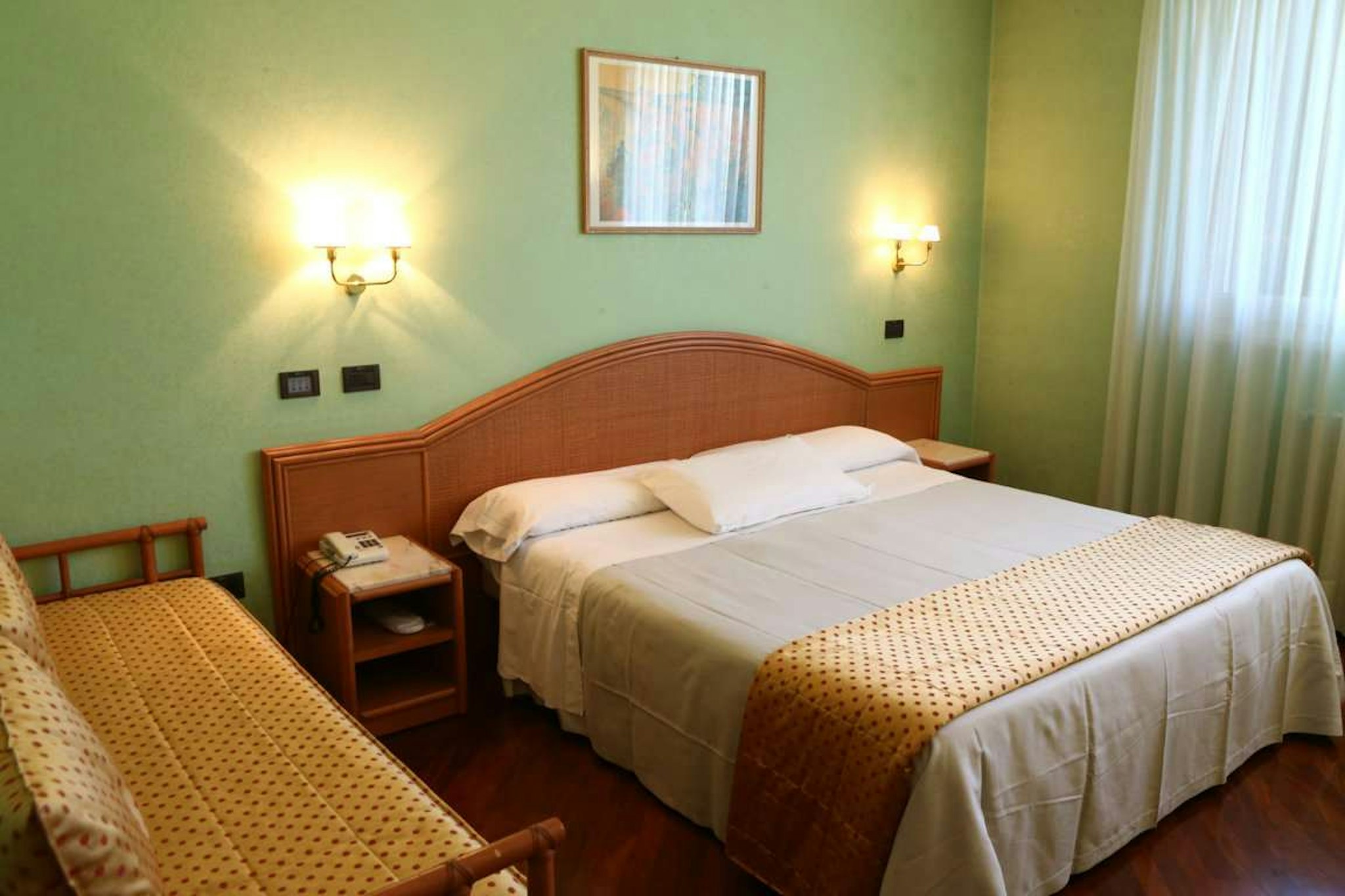Mini Hotel Le Ville 4/17