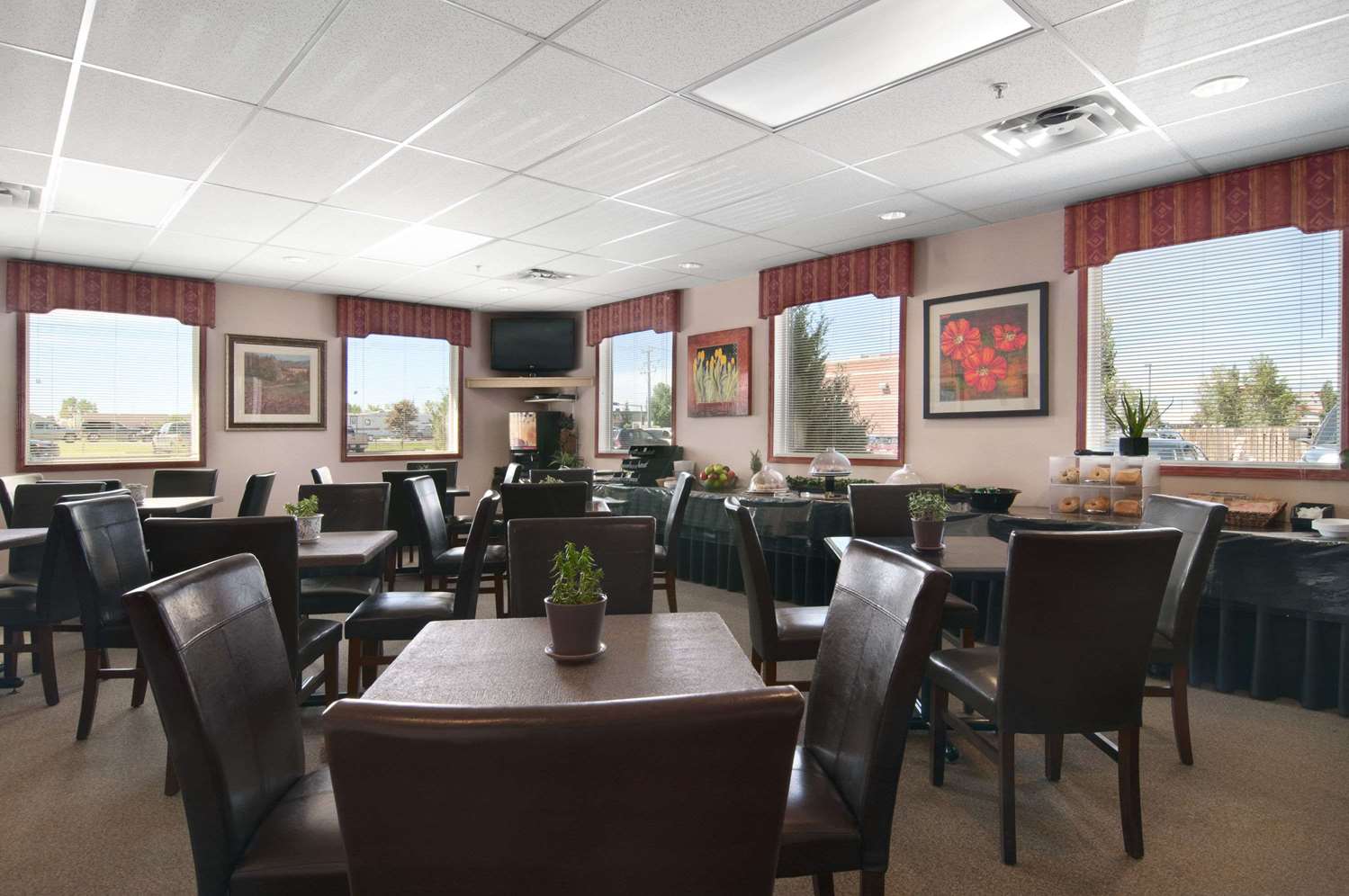 Travelodge By Wyndham Stony Plain 33/38