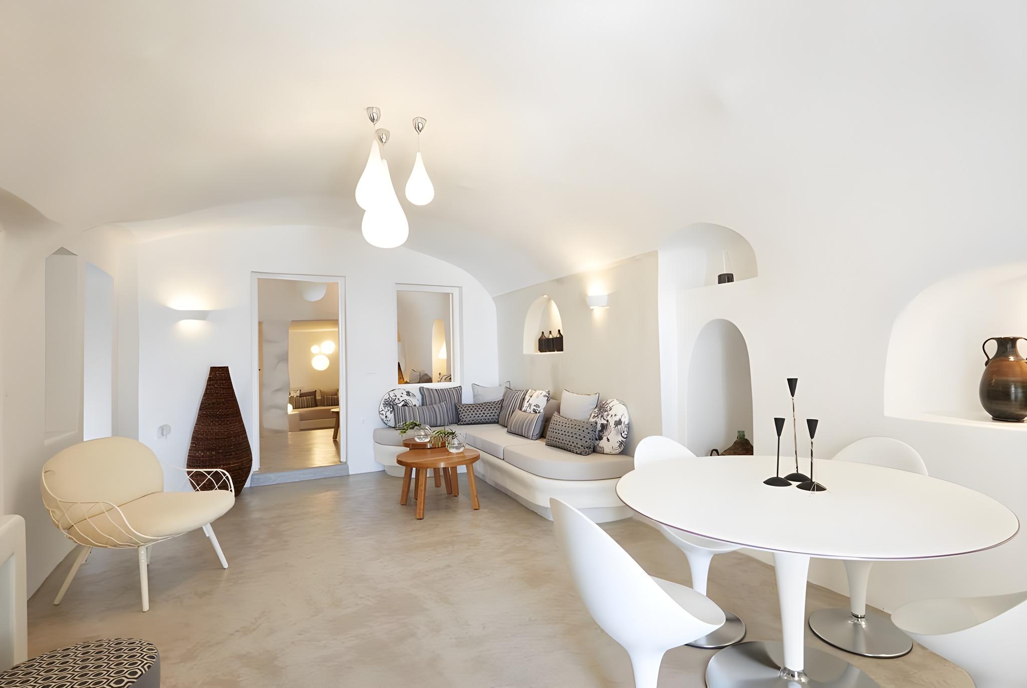 Cave, Grand, Suite, Private Heated Pool, Jetted Tub