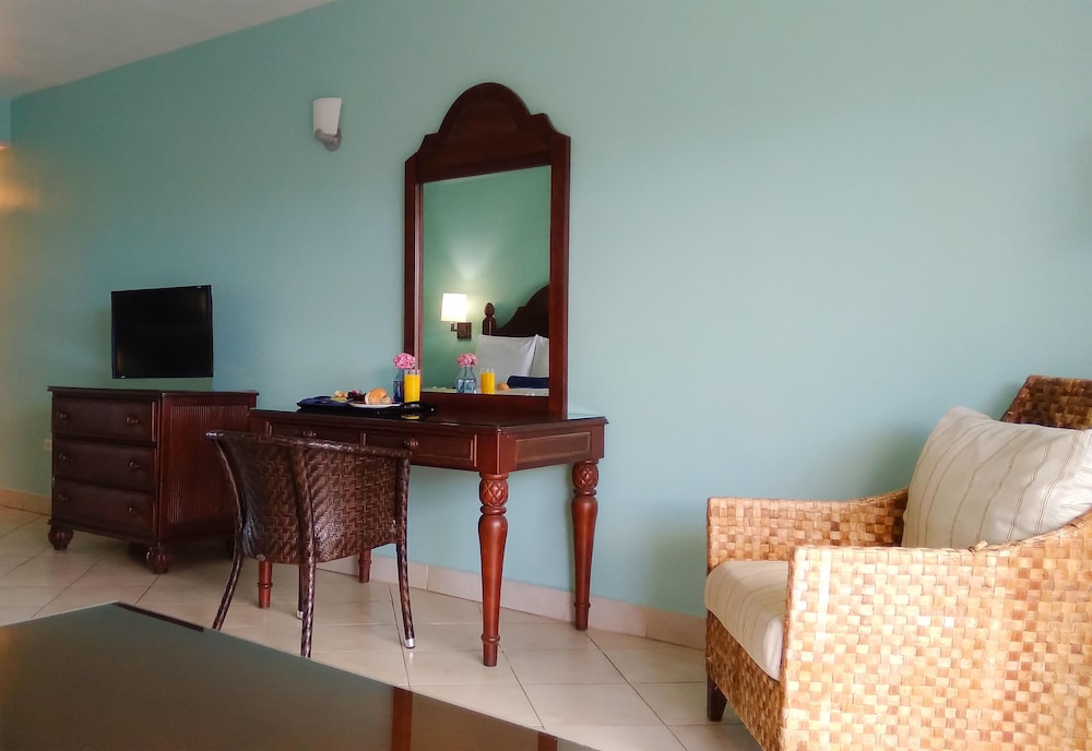 TRADE WINDS HOTEL 6/69