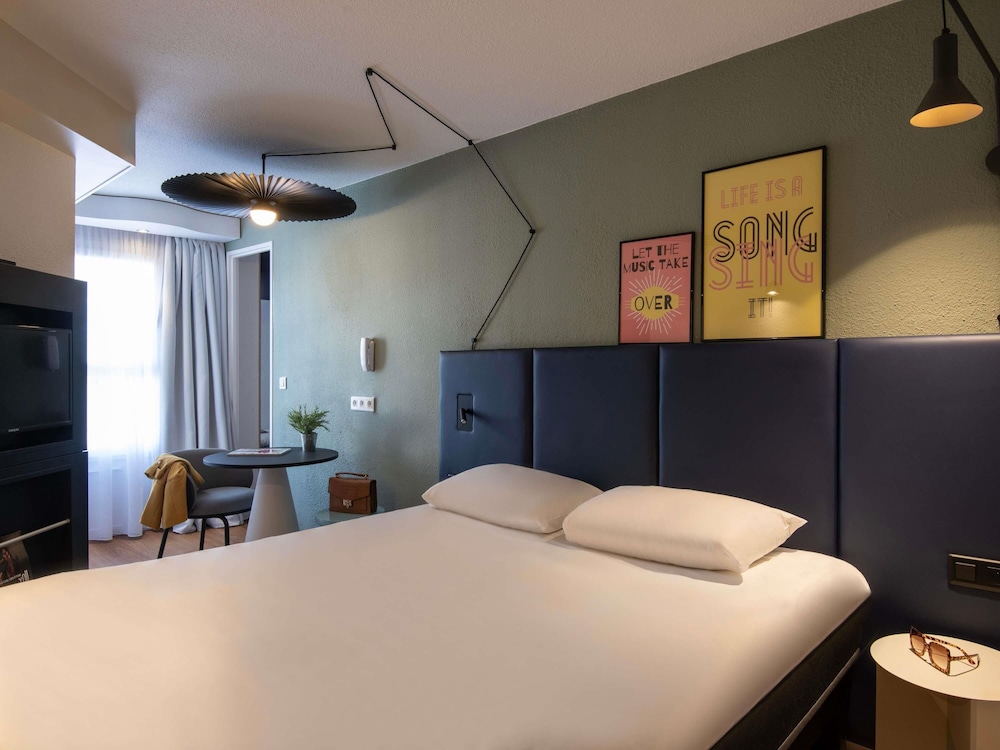 STANDARD, DOUBLE BED