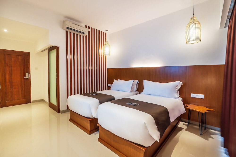 Suka Beach Inn 12/65
