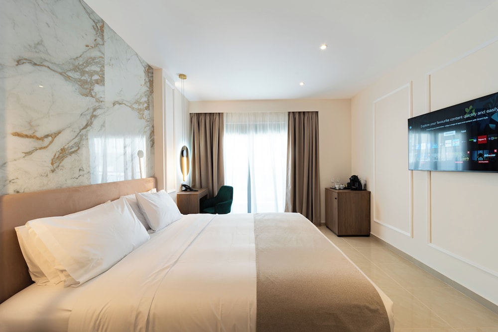 Philia Center Suites 34/73