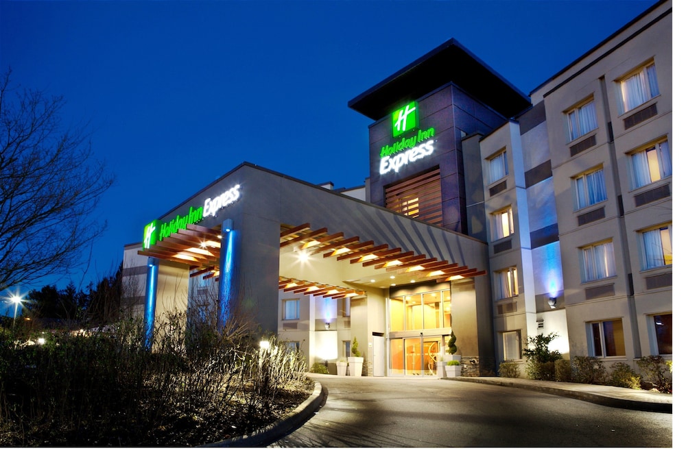 Holiday Inn Express Suites Langley 1/73