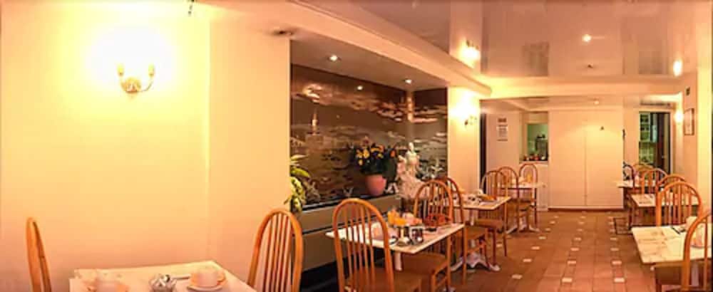 HOTEL SUNNY 39/45