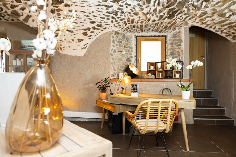 LE GRAND AIGLE HOTEL 6/50