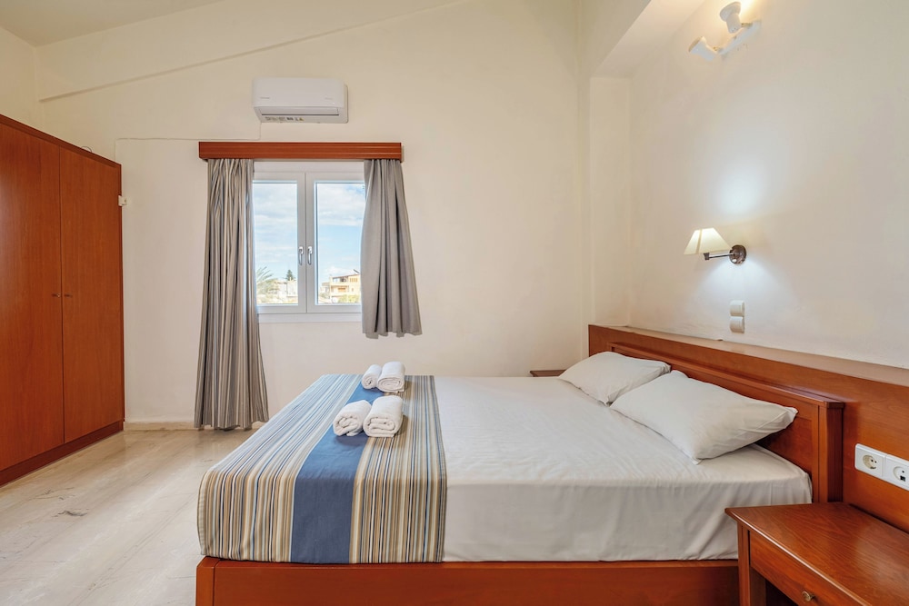Niros Beach Apartments 24/58