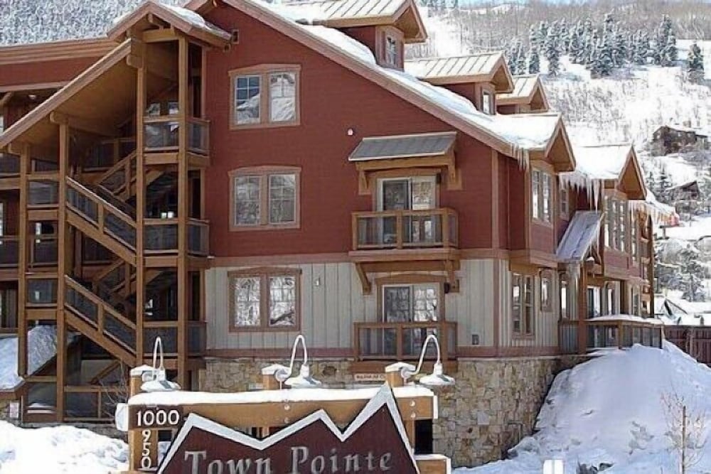 Town Pointe By Lespri Management 6/50