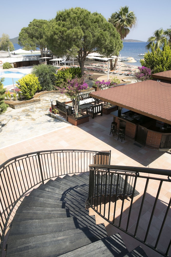 Bodrum Sea Side Beach Club Hotel - All Inclusive 48/72