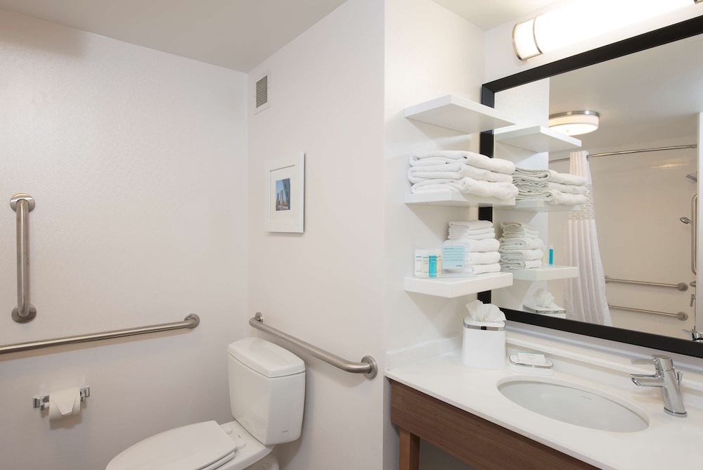 Hampton Inn Grand Rapids South 8/46